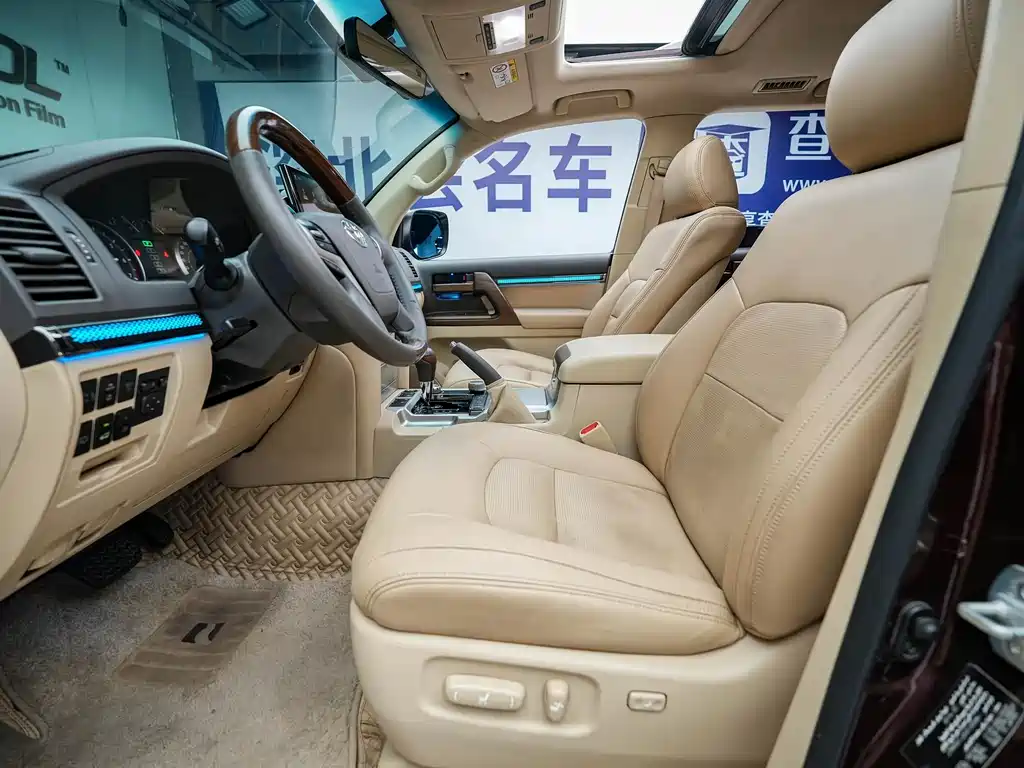 Toyota Land Cruiser 2017 — фото 9