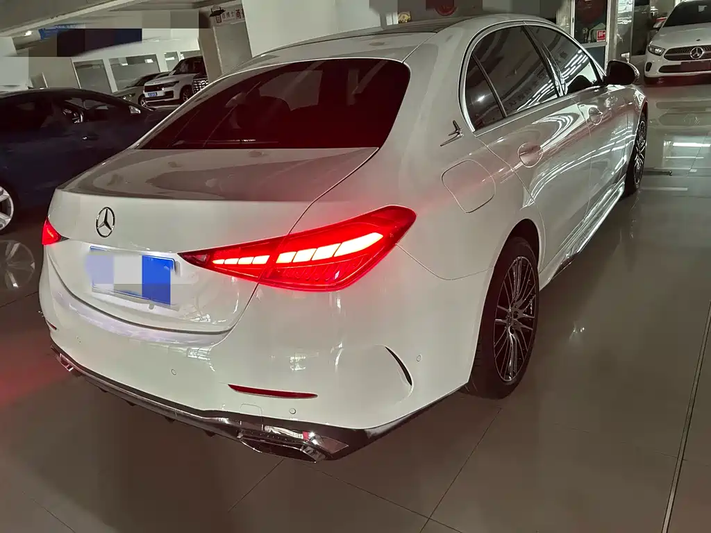 Mercedes-Benz C-Class 2025 — фото 14