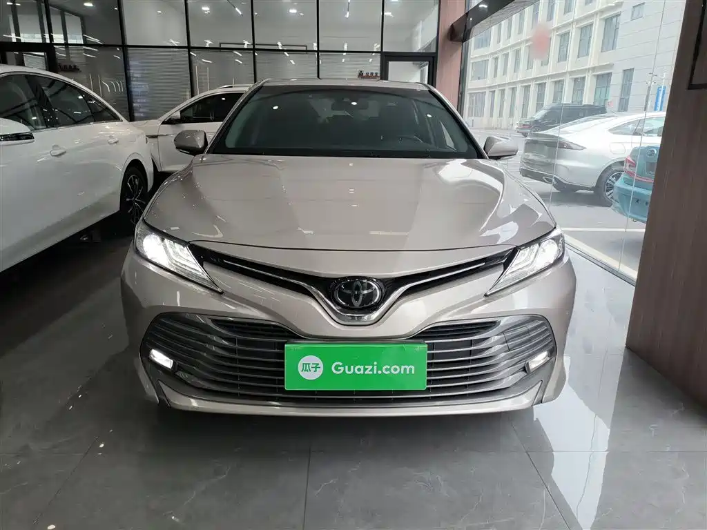 Toyota Camry 2019 — фото 3