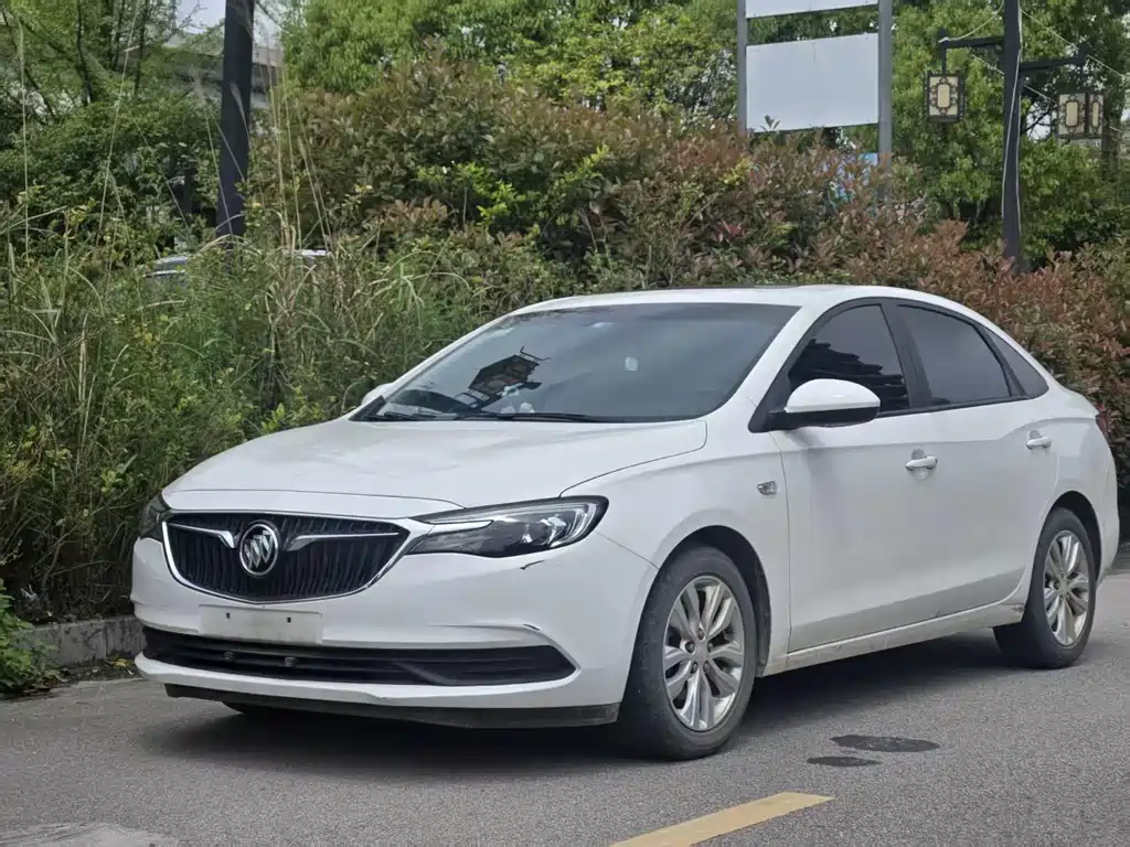 Buick Excelle 2021 — фото 1