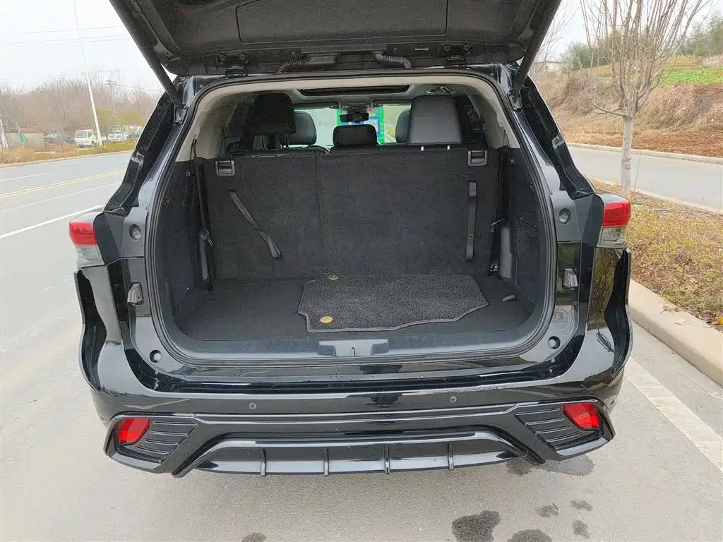 Toyota Highlander 2022 — фото 15