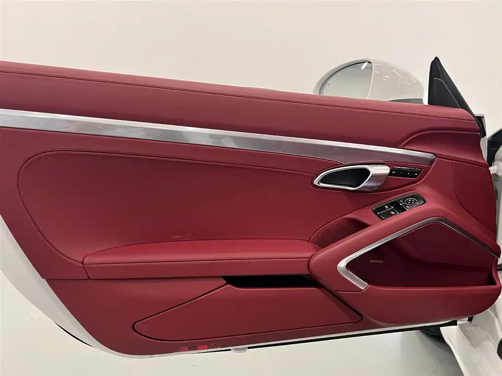 Porsche 718 2025 — фото 11