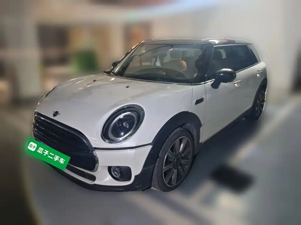 MINI Clubman 2023 — фото 1