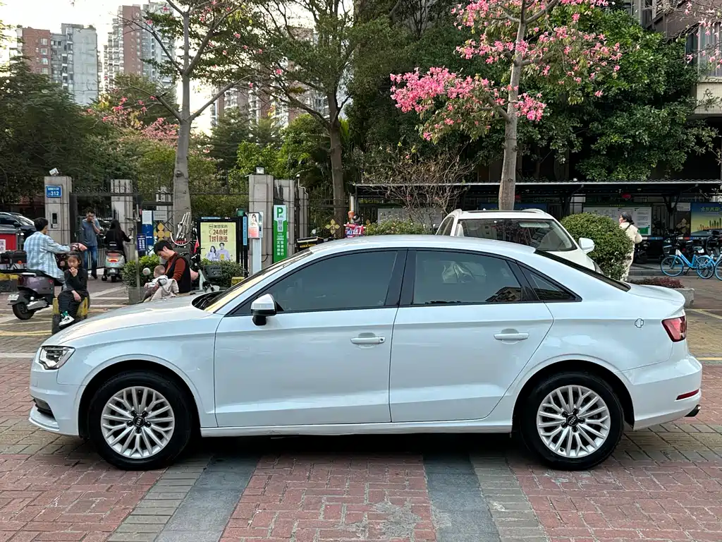 Audi A3 2015 — фото 4