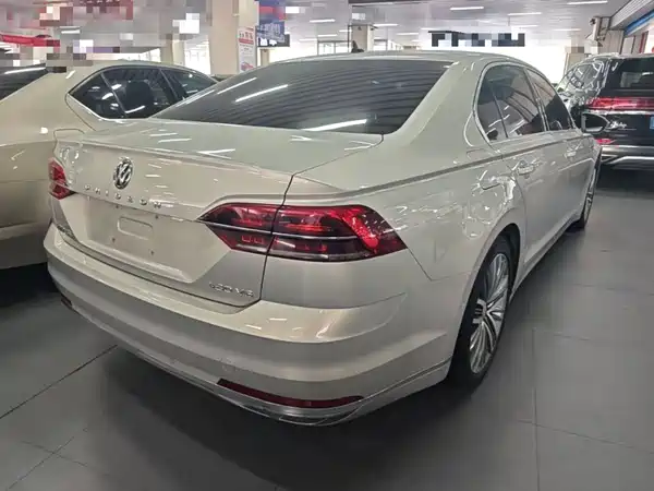 Volkswagen Phideon 2016