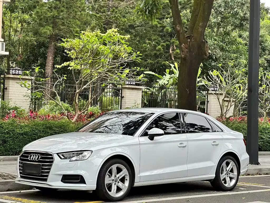 Audi A3 2019 — фото 1