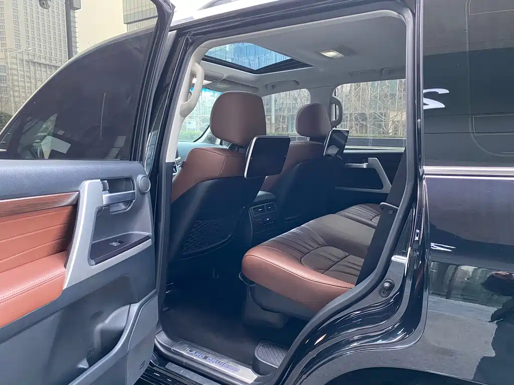 Toyota Land Cruiser 2019 — фото 14