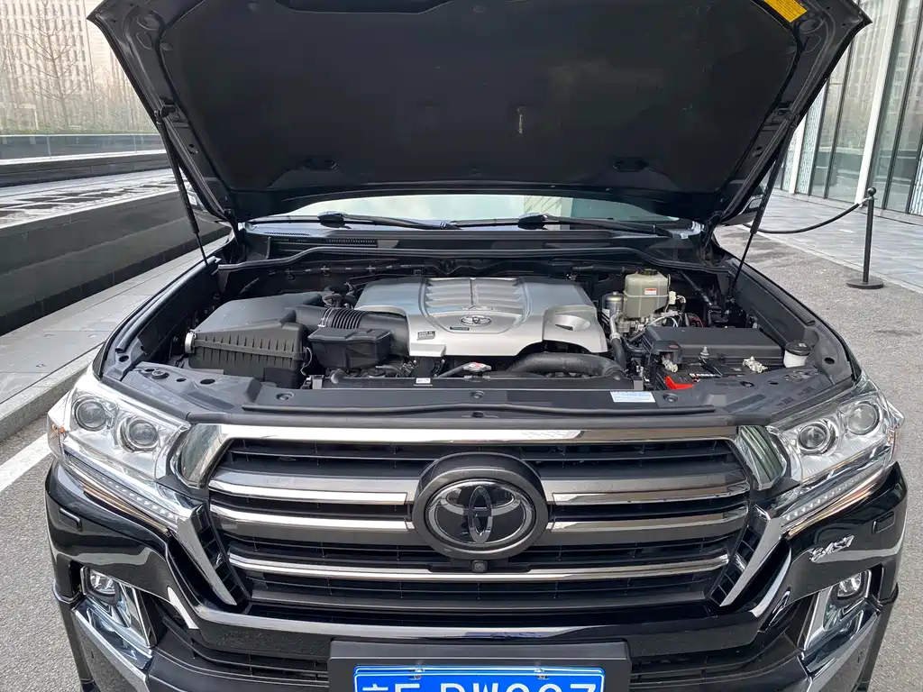 Toyota Land Cruiser 2019 — фото 30