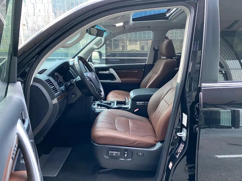Toyota Land Cruiser 2019 — фото 26