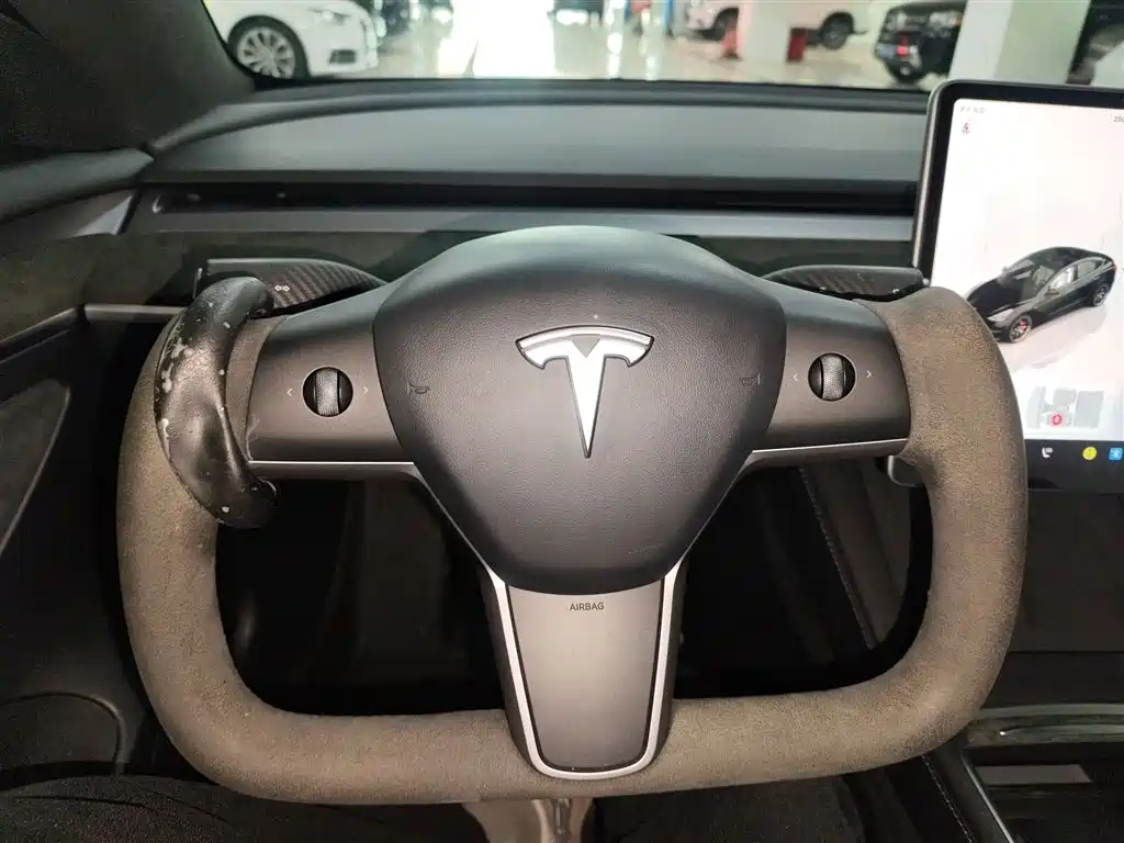 Tesla Model 3 2022 — фото 11