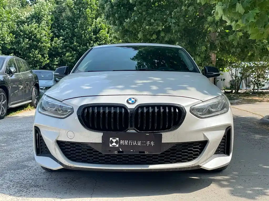 BMW 1 Series 2021 — фото 1