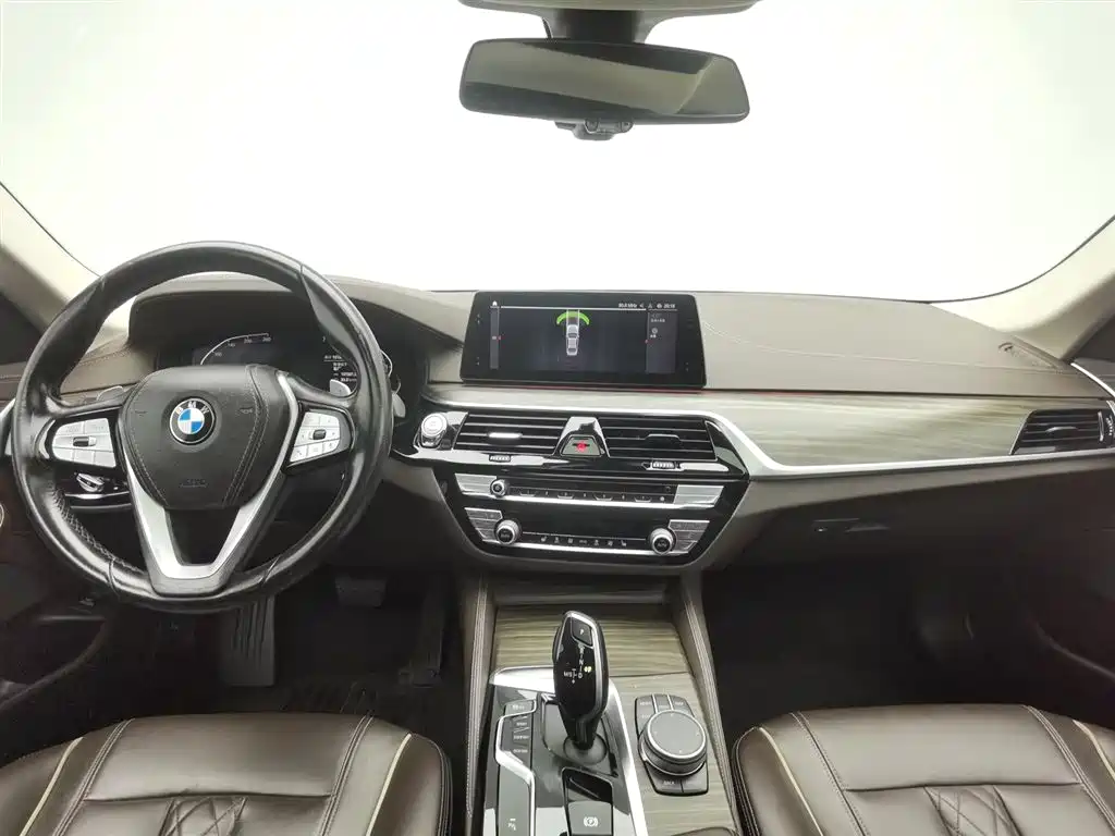 BMW 5 Series 2019 — фото 5