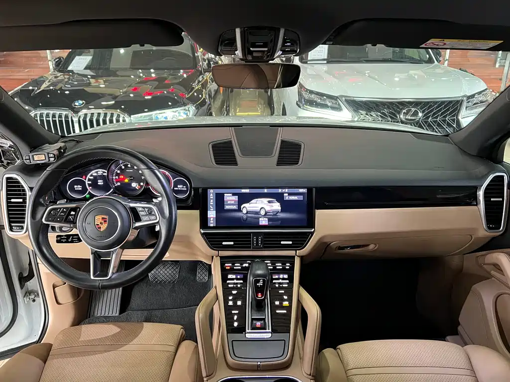Porsche Cayenne 2018 — фото 11