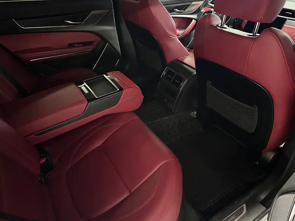 Jaguar XFL 2021 — фото 11
