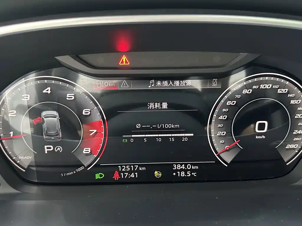 Audi Q3 2023 — фото 13