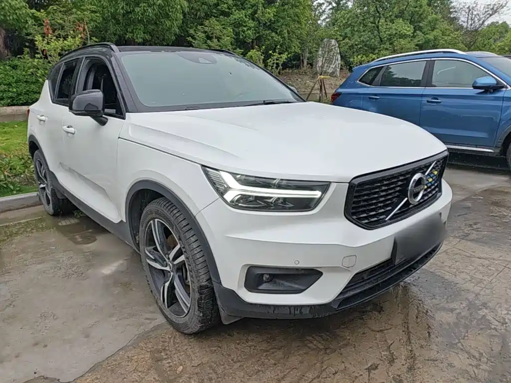 Volvo XC40 2020 — фото 4