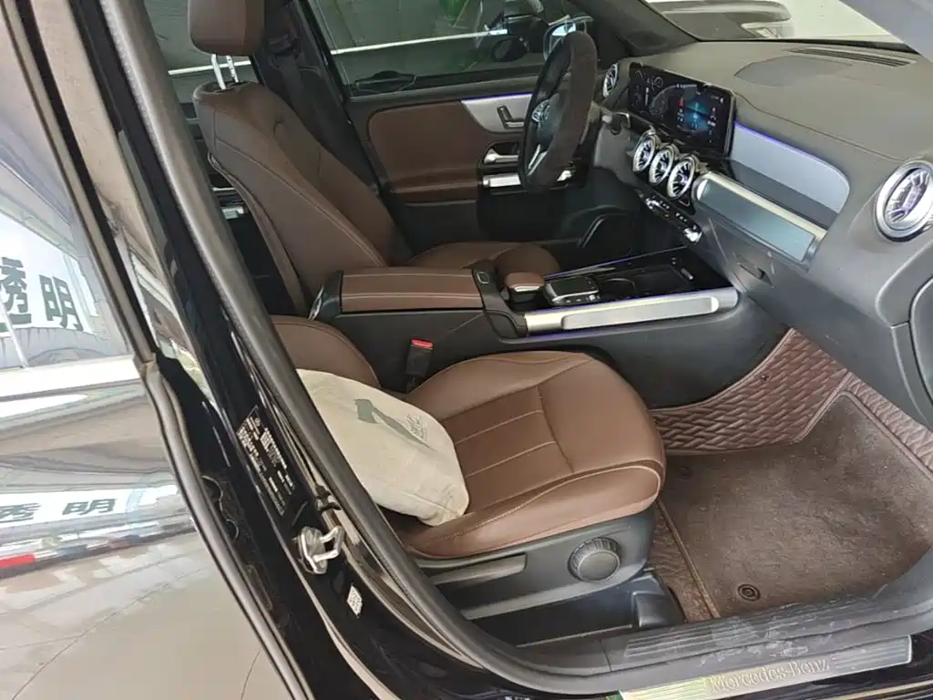 Mercedes-Benz GLB 2023 — фото 25