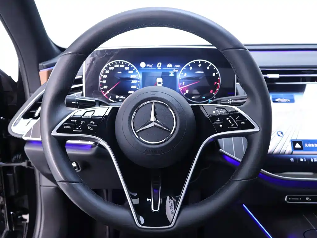 Mercedes-Benz E-Class 2025 — фото 16