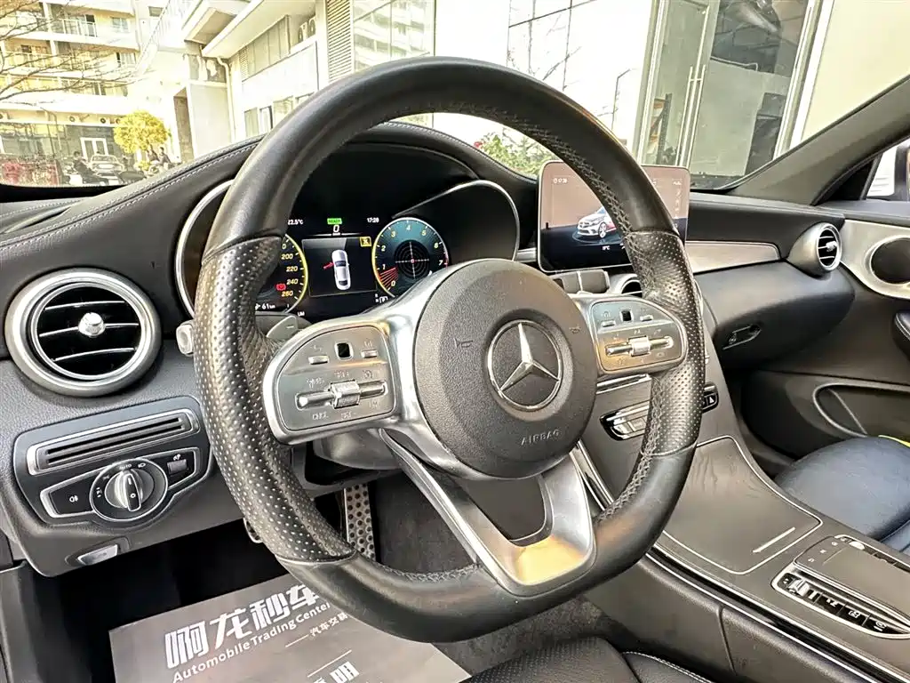 Mercedes-Benz C-Class 2019 — фото 24