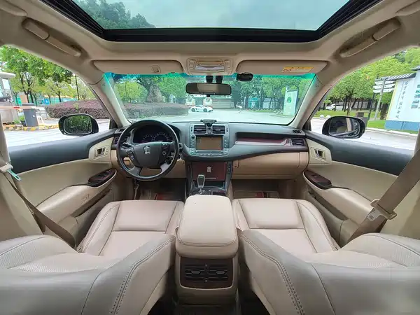 Toyota Crown 2011