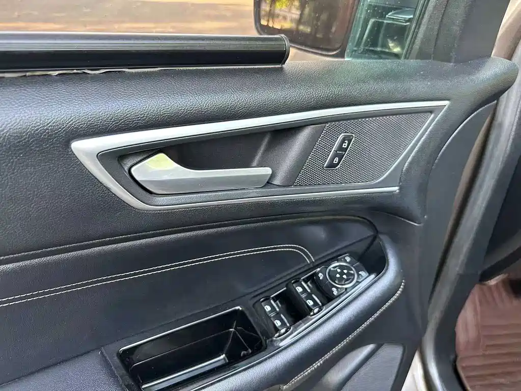 Ford Edge 2015 — фото 10