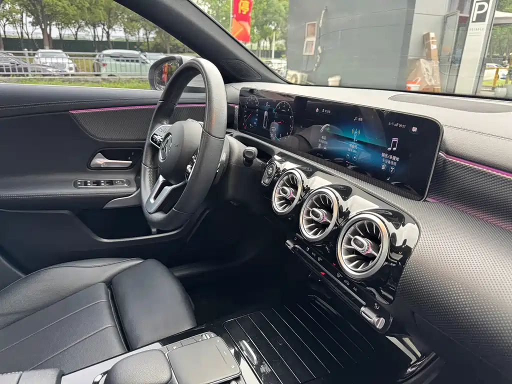 Mercedes-Benz A-Class 2020 — фото 12