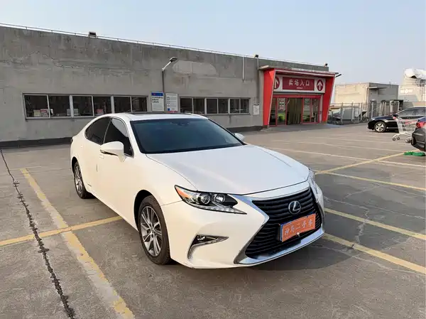 Lexus ES 2015