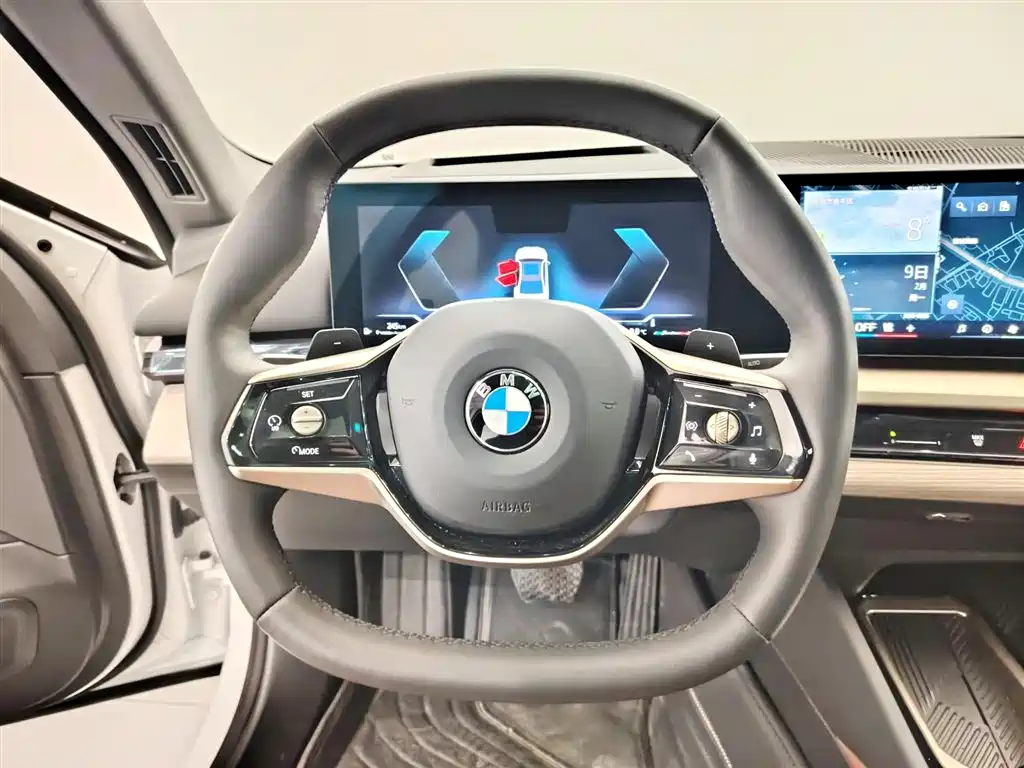 BMW 5 Series — фото 11