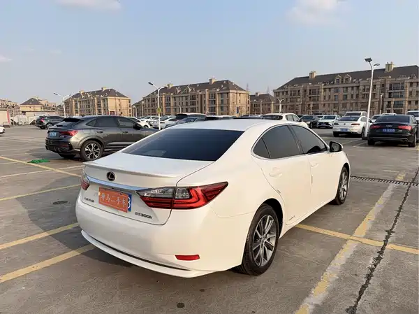 Lexus ES 2015