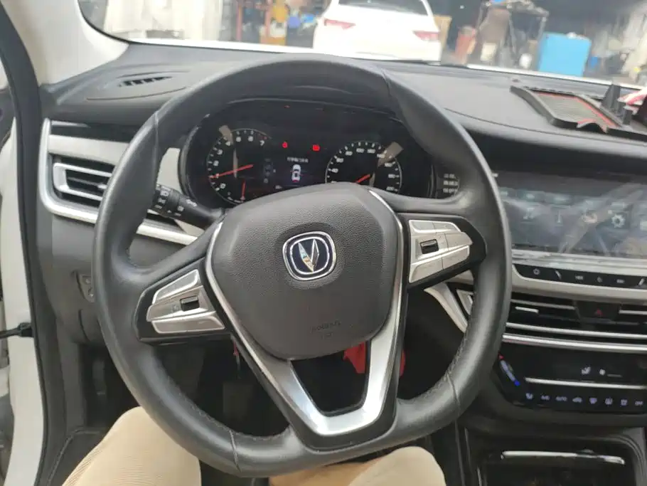 Changan CS35PLUS 2018 — фото 15