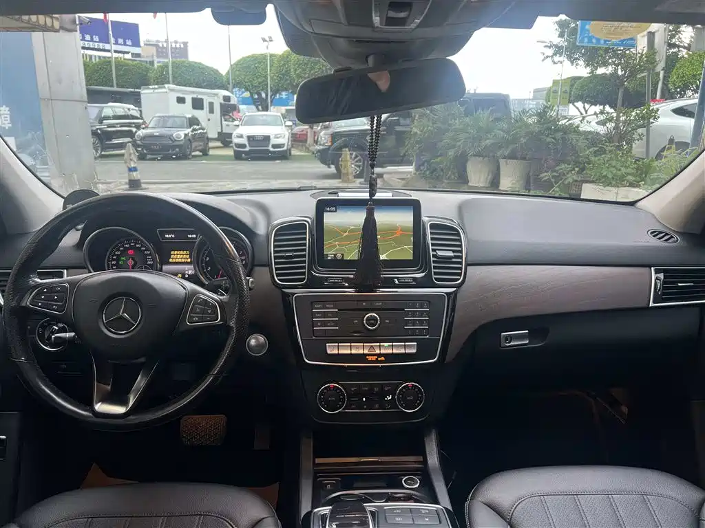Mercedes-Benz GLE 2016 — фото 11
