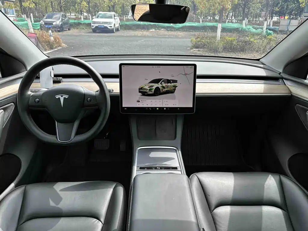 Tesla Model Y 2023 — фото 9