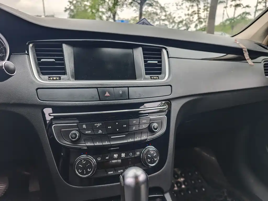 Peugeot 508 2016 — фото 15
