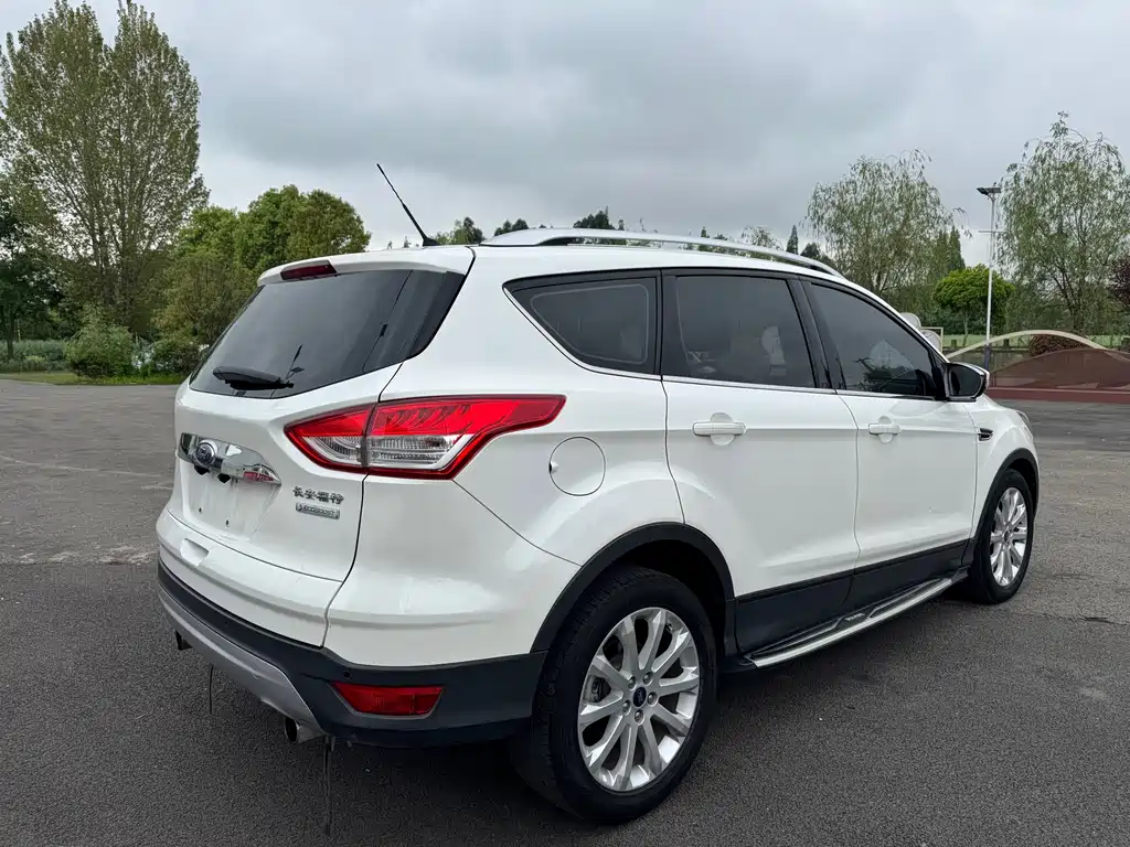Ford Kuga 2016 — фото 7
