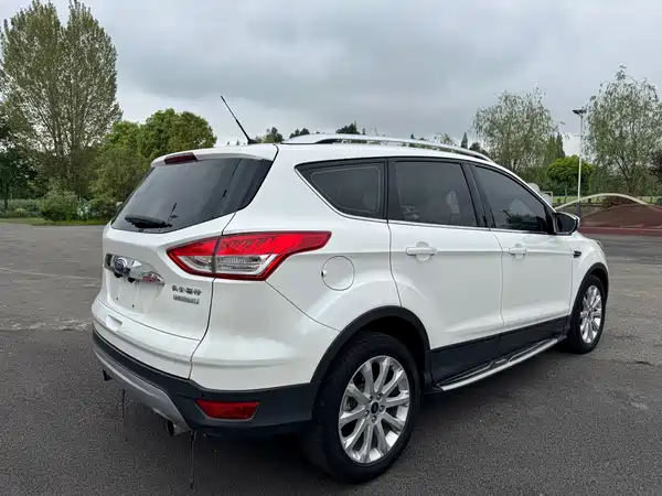 Ford Kuga 2015