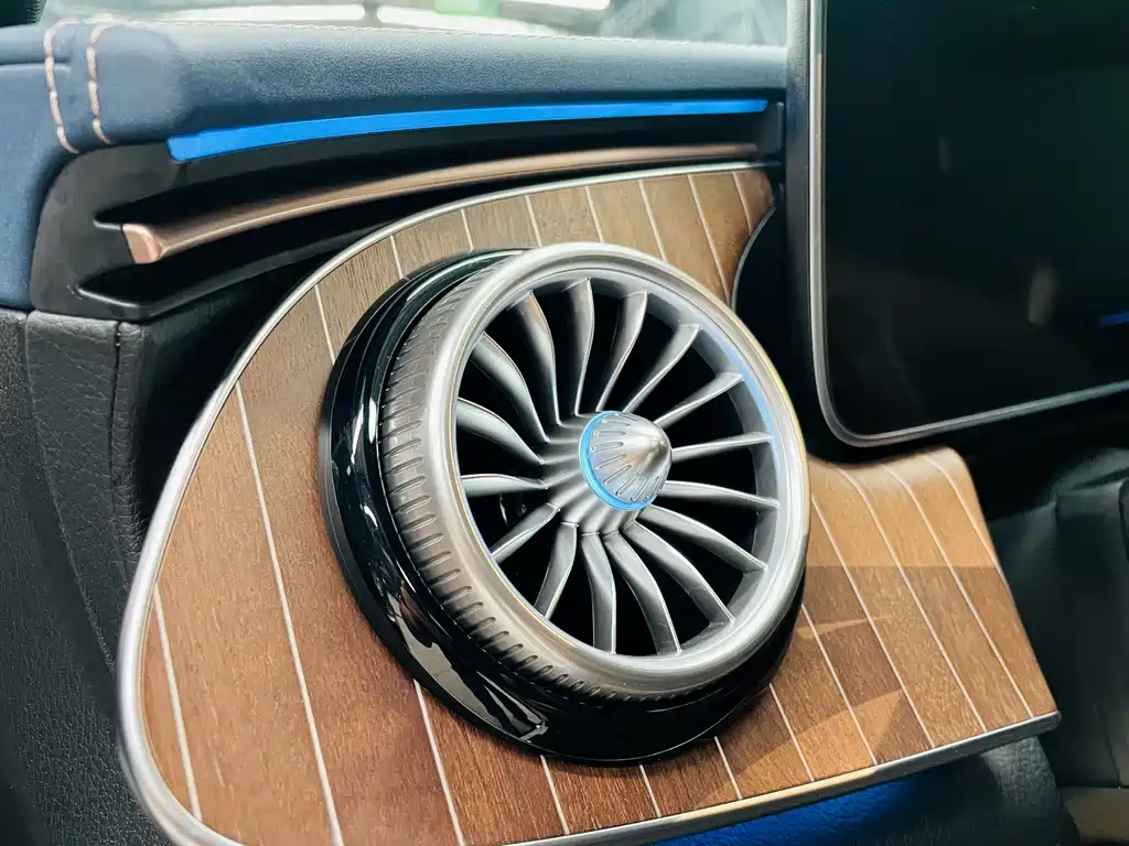 Mercedes-Benz EQE 2023 — фото 15