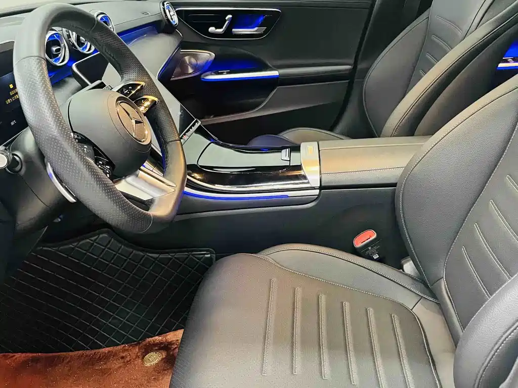Mercedes-Benz C-Class 2023 — фото 9