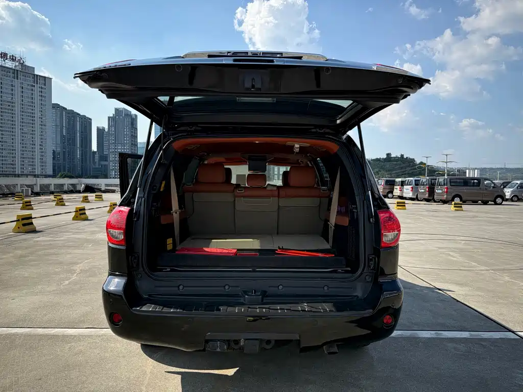Toyota Sequoia 2015 — фото 22
