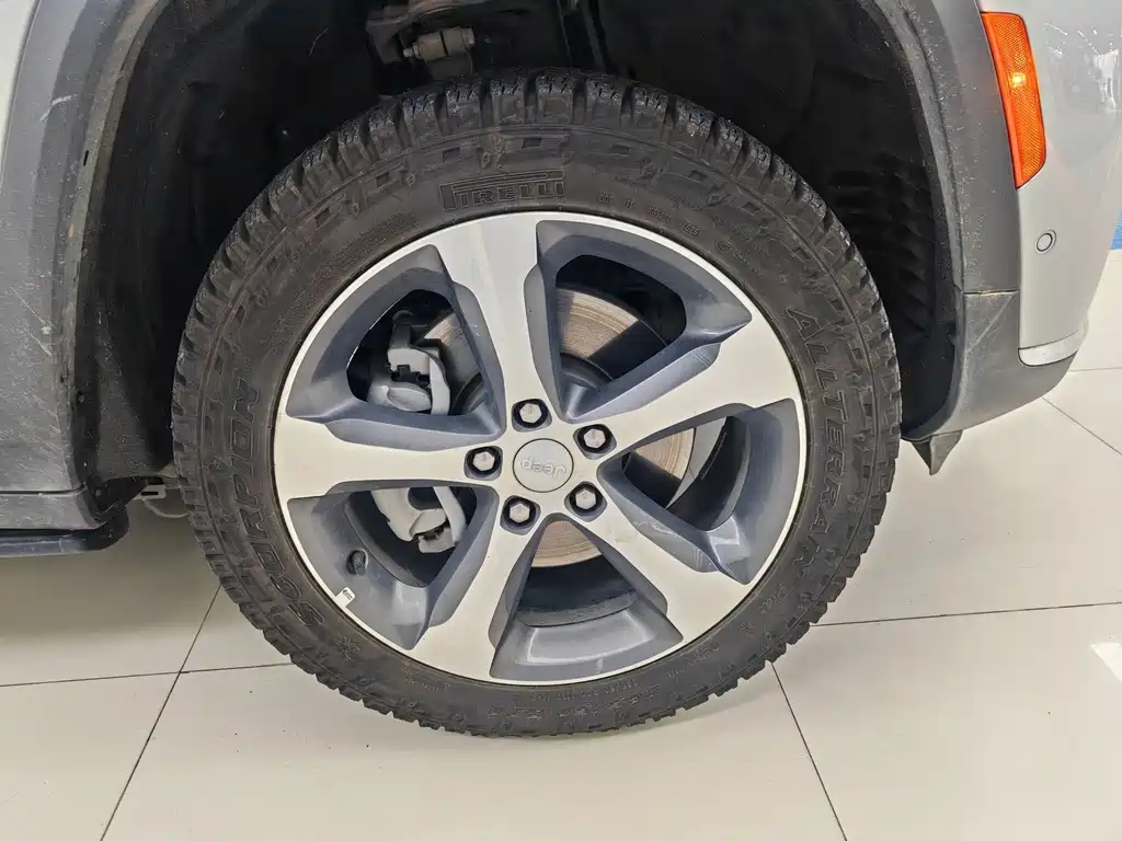 Jeep Grand Cherokee 4xe 2025 — фото 21