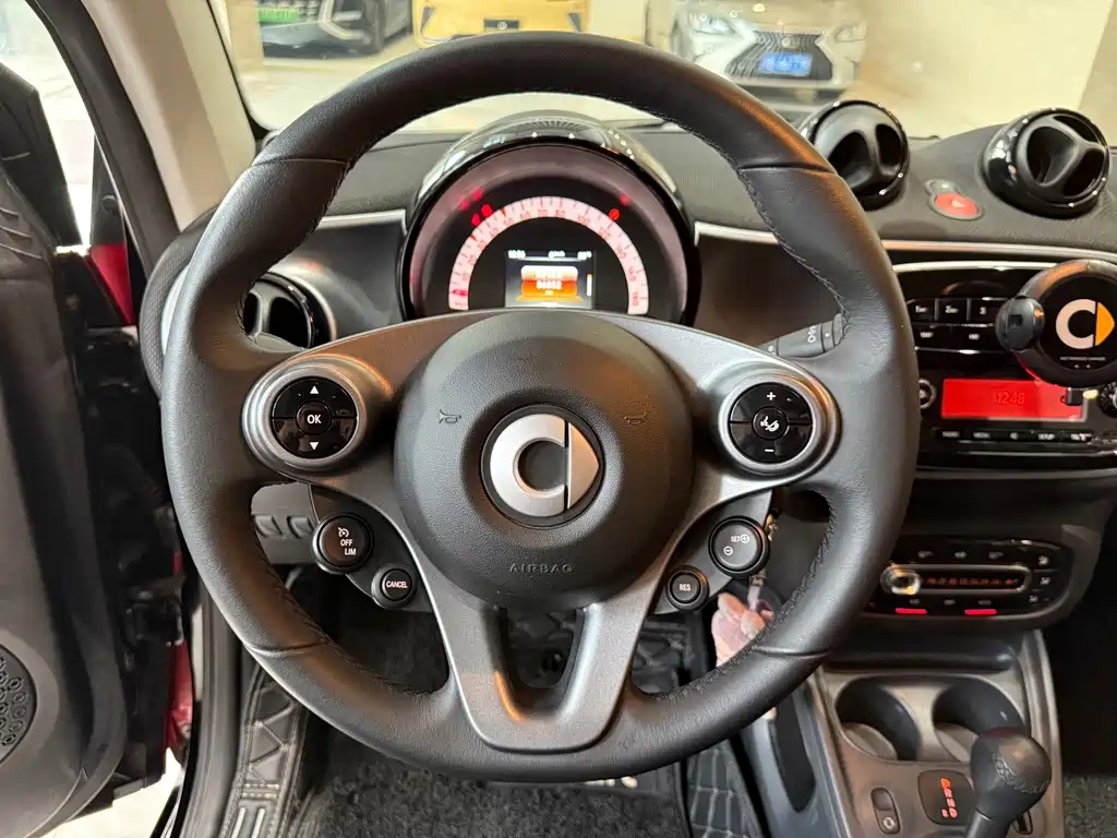 smart fortwo 2018 — фото 10