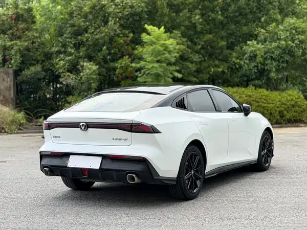 Changan UNI-V 2025