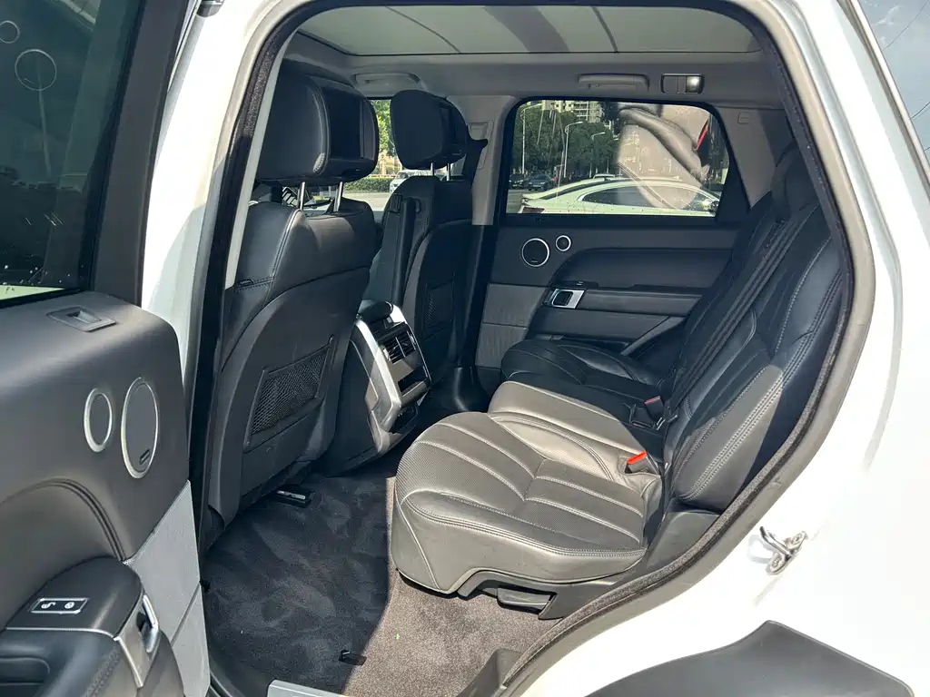 Land Rover Range Rover Sport 2016 — фото 12