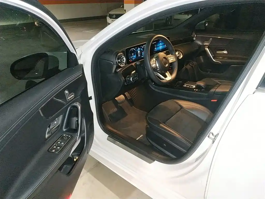 Mercedes-Benz A-Class 2020 — фото 13