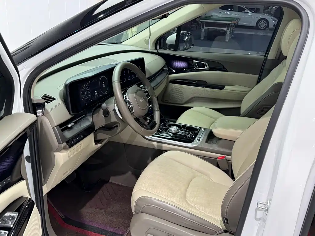 Kia Carnival 2022 — фото 8
