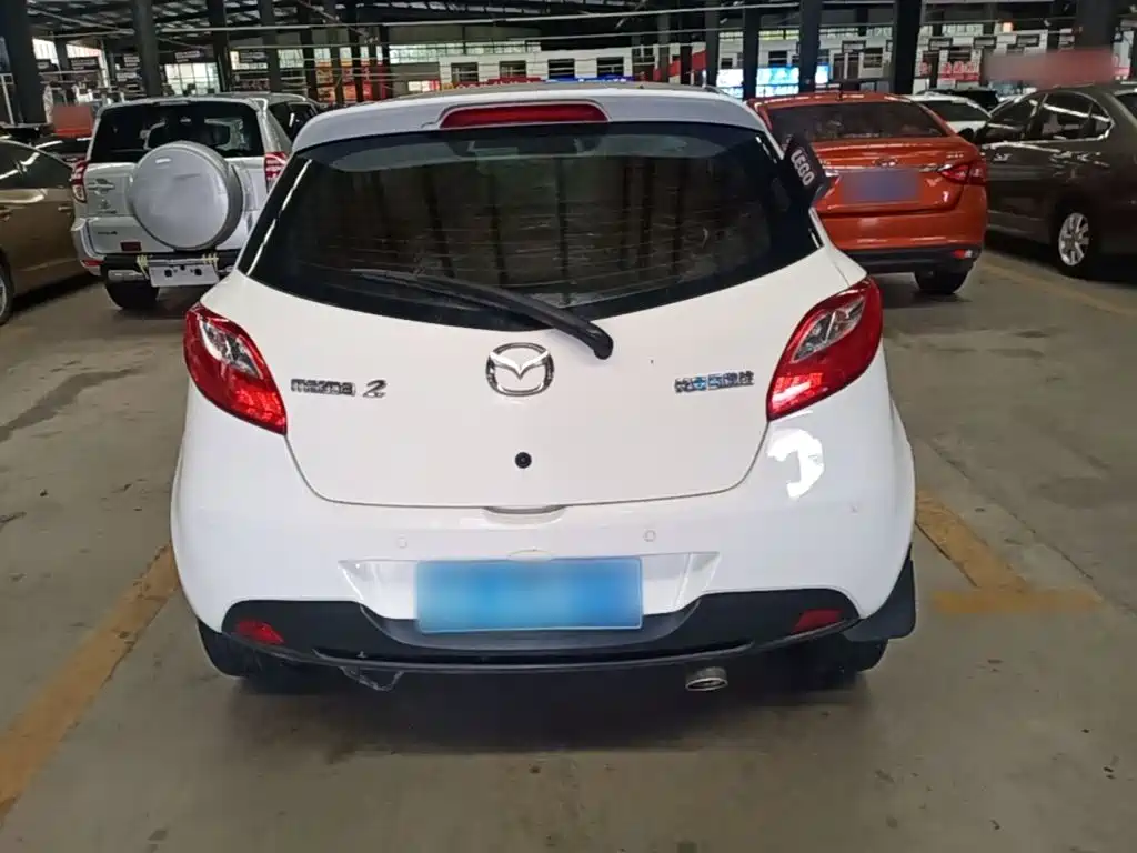 Mazda 2 2015 — фото 6
