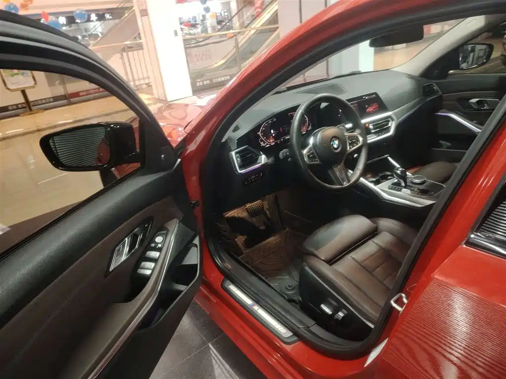 BMW 3 Series 2019 — фото 16
