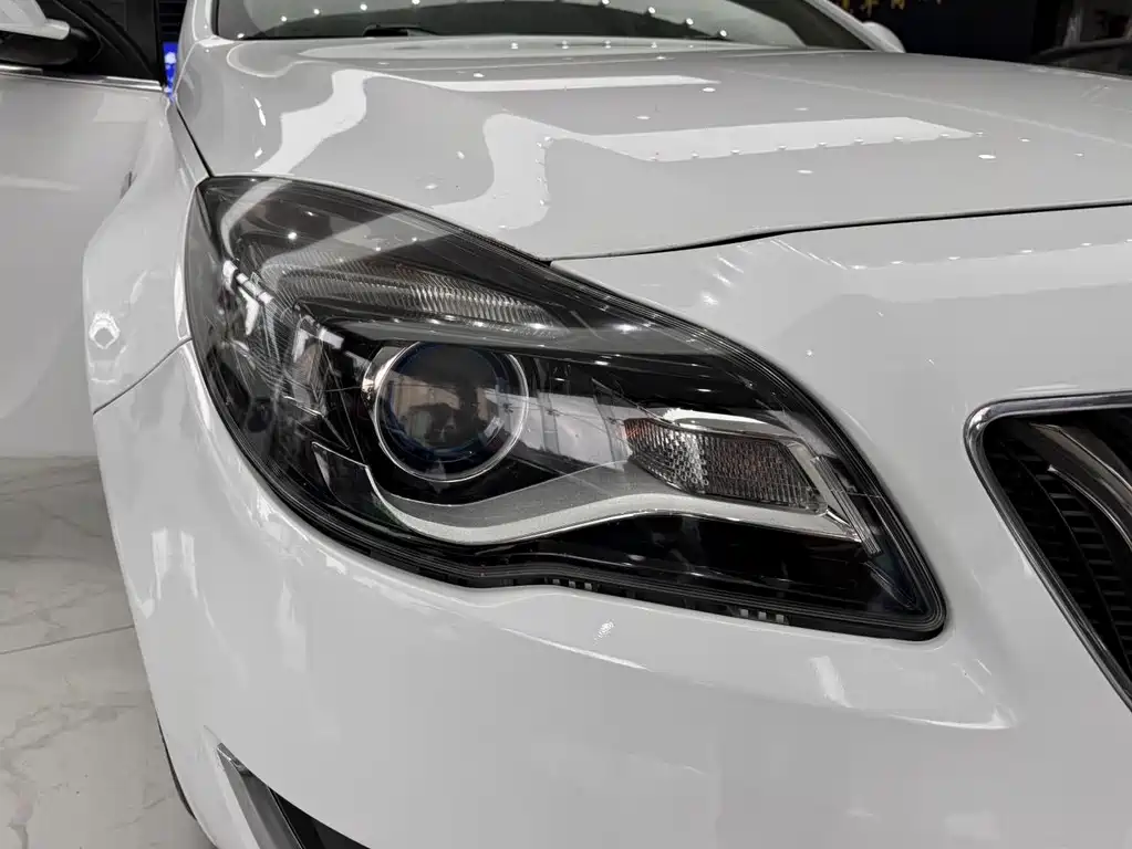 Buick Regal 2015 — фото 21
