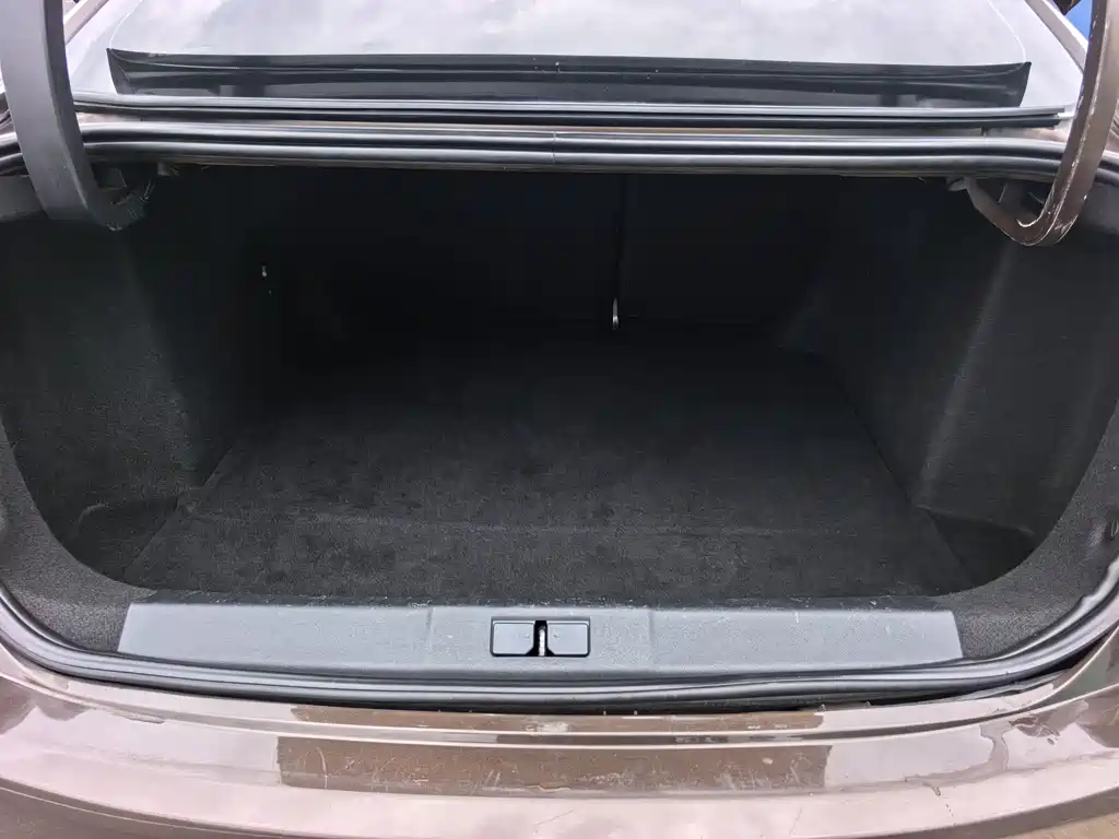 Peugeot 408 2016 — фото 15