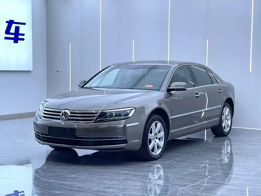 Volkswagen Phaeton 2015 — фото 1