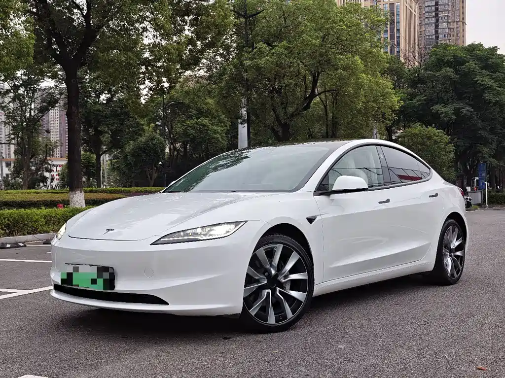 Tesla Model 3 2023